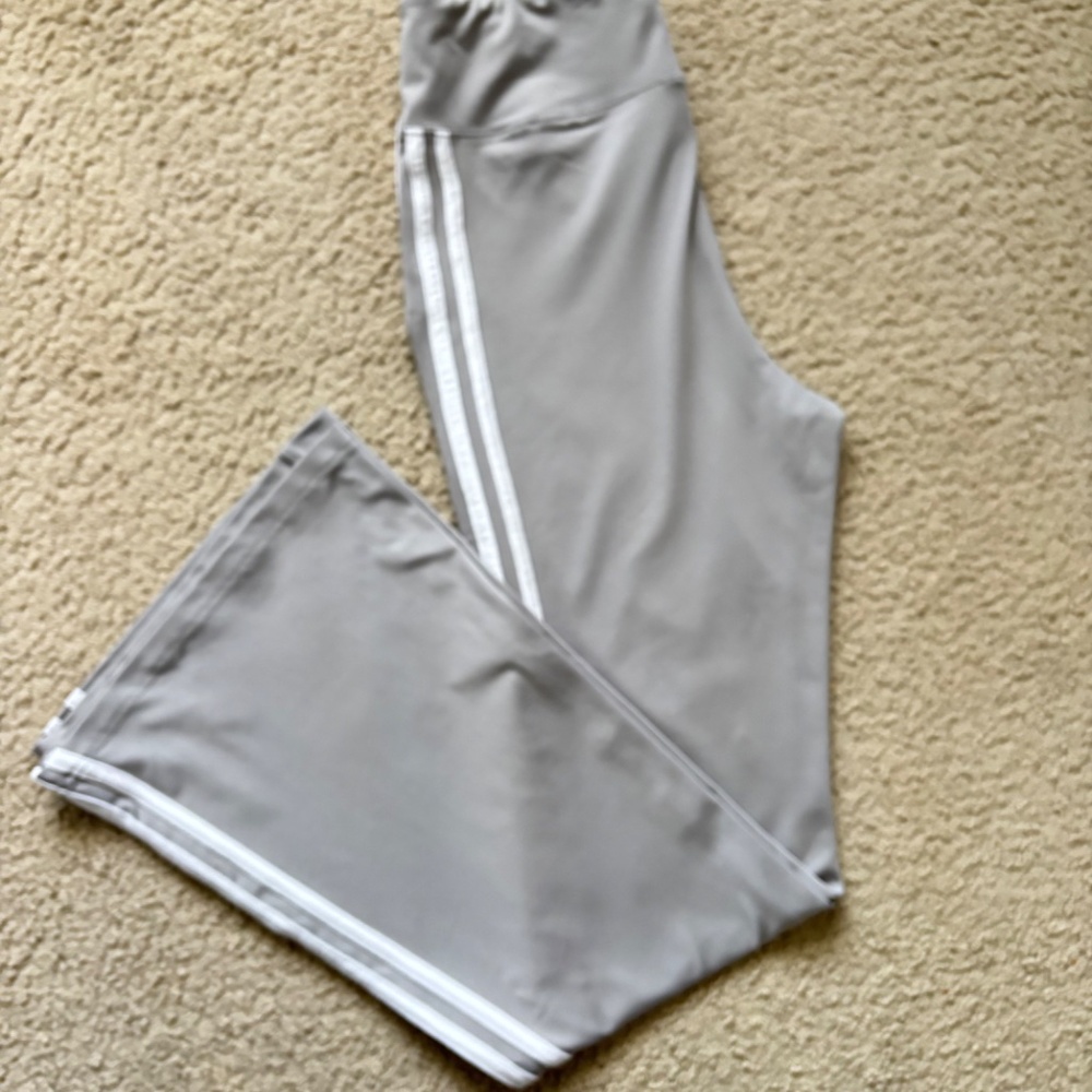 New York Active Contrast Side Stripe Flare Pants Regular Grey size medium NWOT - Picture 15 of 15